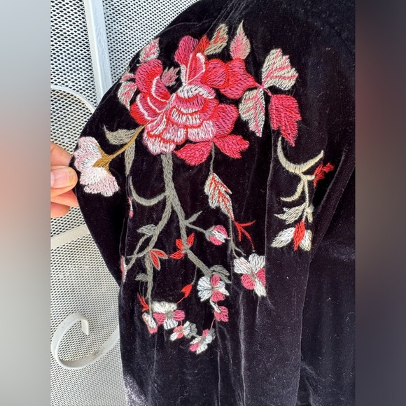 a.n.a. A New Approach Black Velvet Mini Dress Embroidered Long Sleeve, Size L - Picture 5 of 10